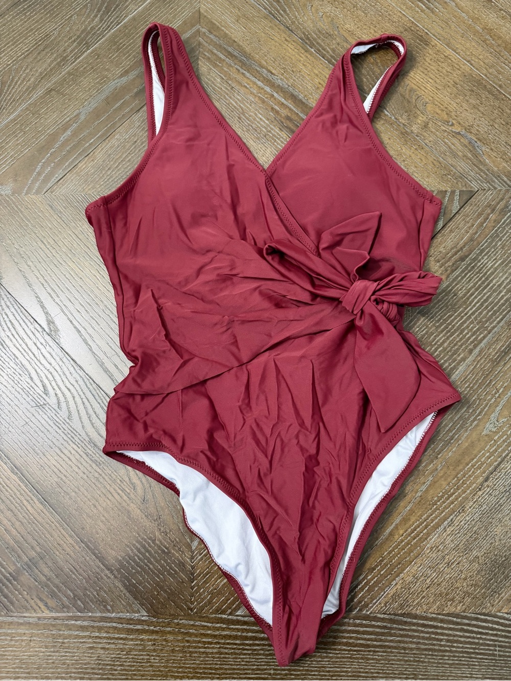 Cupshe White and Burgundy One-Piece Swimsuit